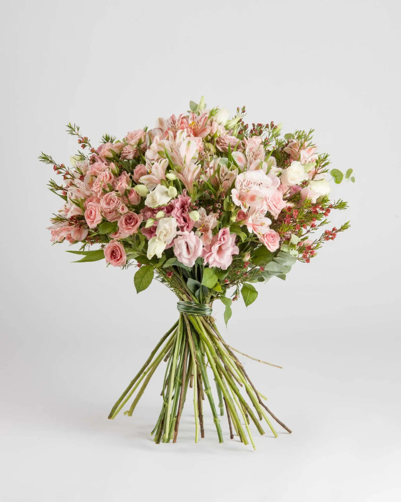 Hand Bouquets - Alissar Flowers Dubai